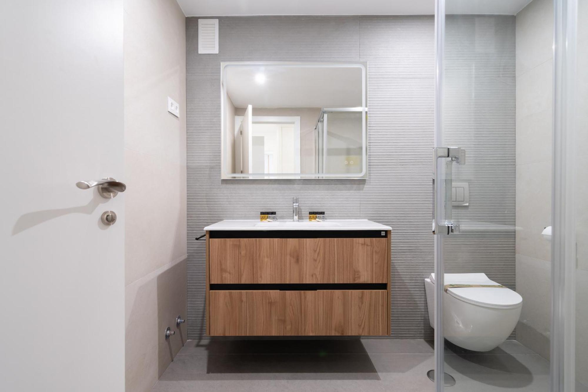 Apartamento Reformado En La Gran Via Alquiler Temporal Madrid Kültér fotó